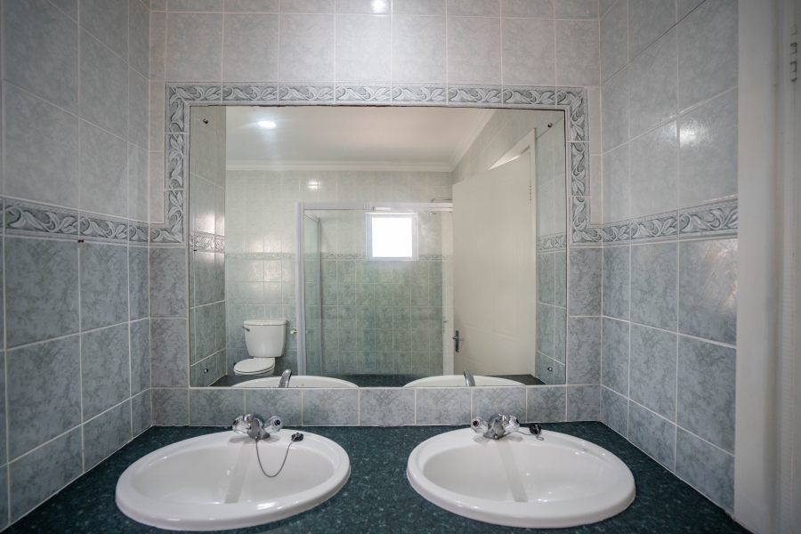 6 Bedroom Property for Sale in Royal Alfred Marina Eastern Cape
